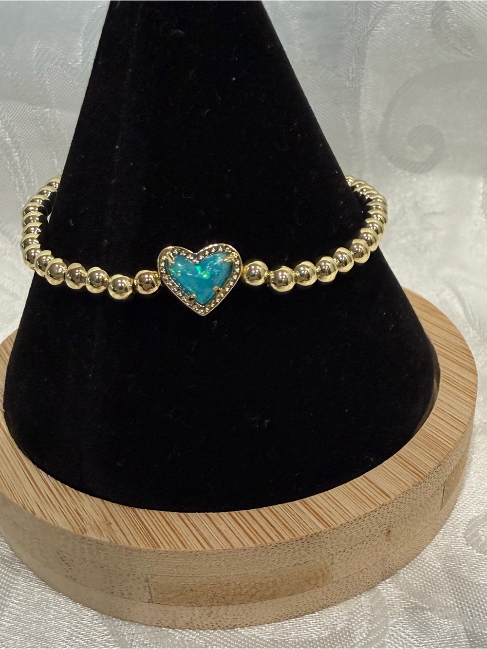 Kendra Scott Stretchable Gold Beaded Bracelet with Turquoise Heart Charm